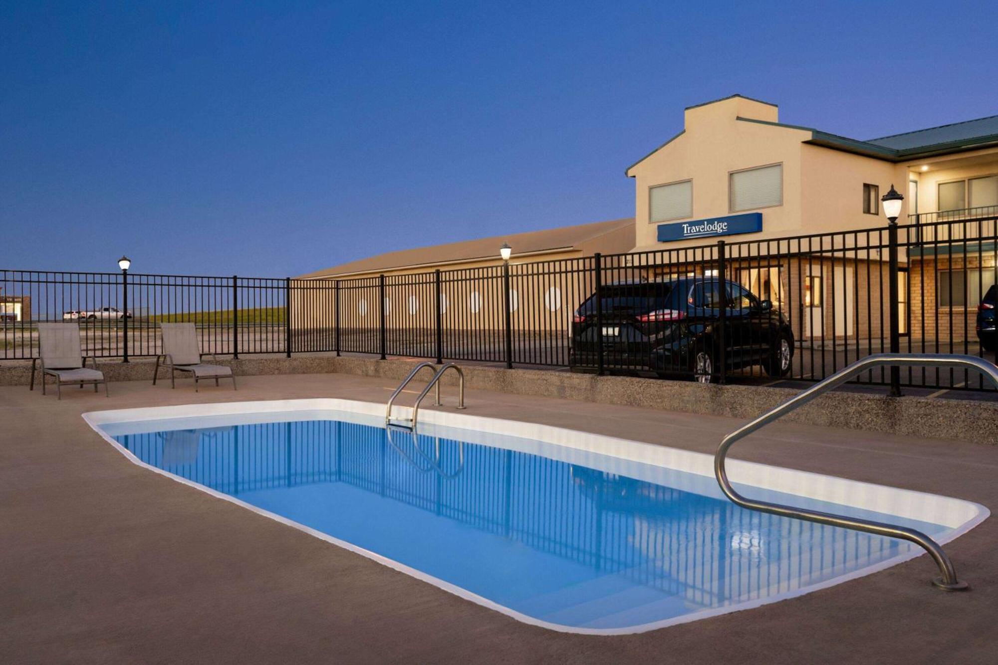 Travelodge By Wyndham Wall Exterior photo